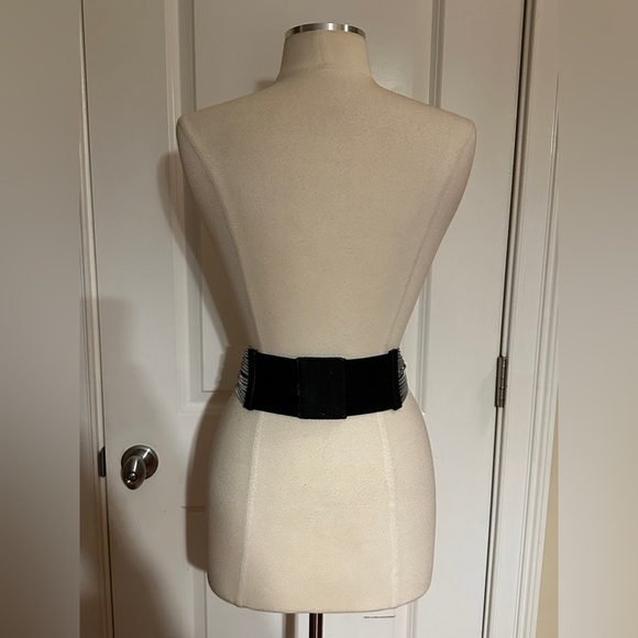 Unique Silver Zipper Belt - Picture 5 of 8